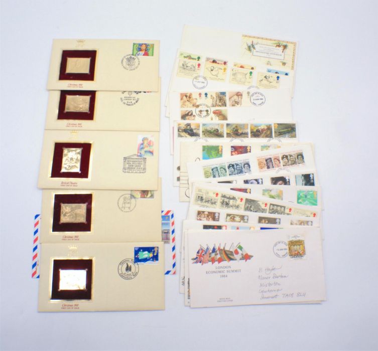 A collection of stamps and first day covers. - Image 3 of 4