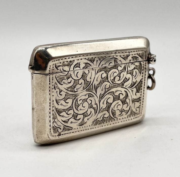 A hallmarked silver vesta case, Birmingham 1922 - Image 2 of 3