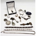 A collection of 925 silver jewellery etc.