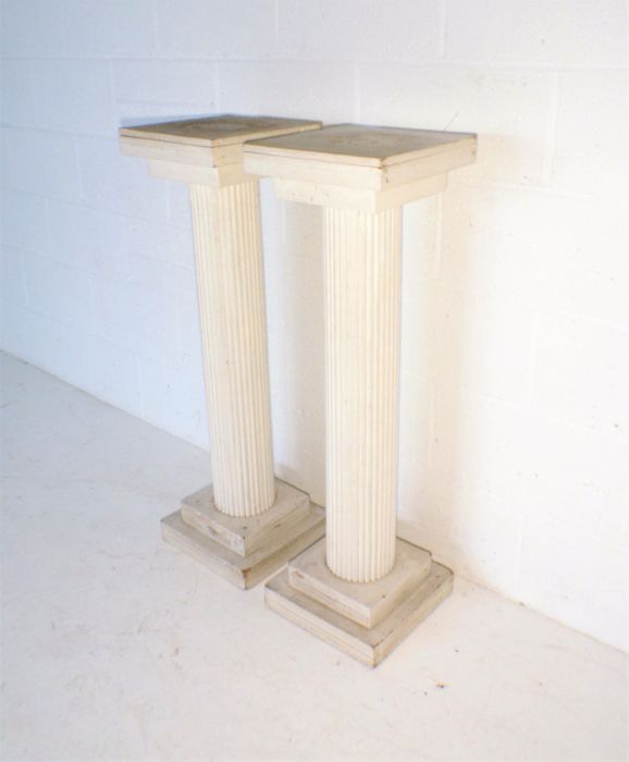 A pair of painted wooden columns, height 102cm. - Image 2 of 4