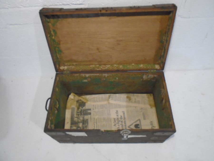 Two vintage small wooden storage trunks, one with enclosed drawer - Image 5 of 11