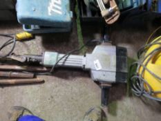 MAKITA T BAR BREAKER WITH POINTS, 110VOLT. EXECUTOR SALE. SOLD UNDER THE AUCTIONEERS MARGIN SCHEME T