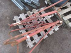 4 X AXLE STANDS. THIS LOT IS SOLD UNDER THE AUCTIONEERS MARGIN SCHEME, THEREFORE NO VAT WILL BE CHAR