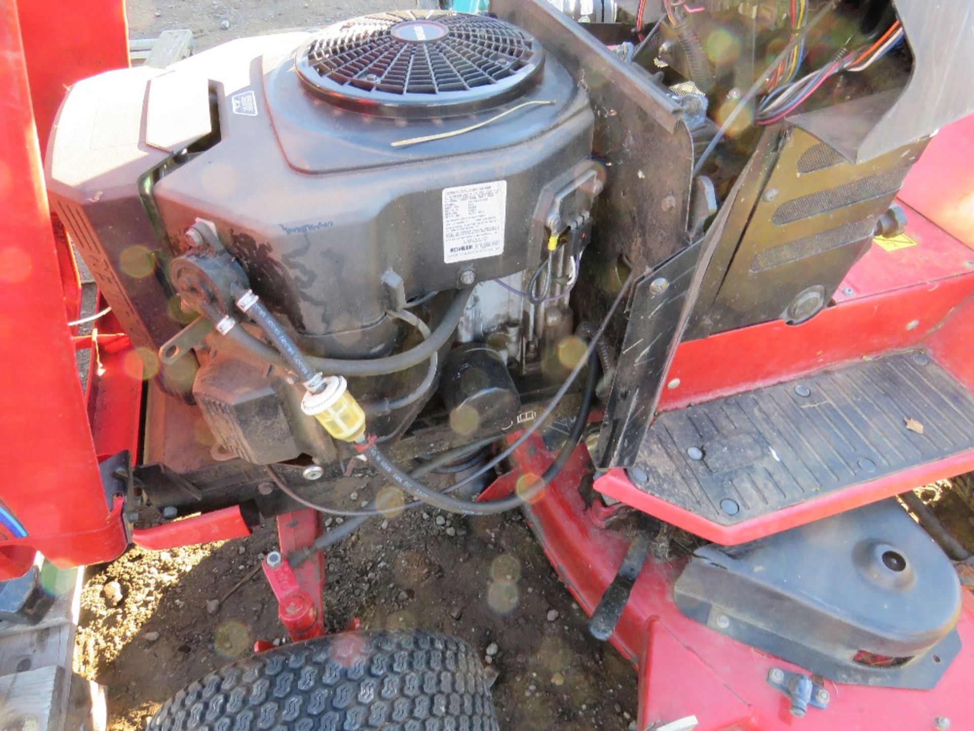 TORO WHEELHORSE HYDRO 270 MOWER.MULCHING MOWER DECK FITTED. WHEN TESTED WAS SEEN TO RUN AND DRIVE BU - Image 5 of 6