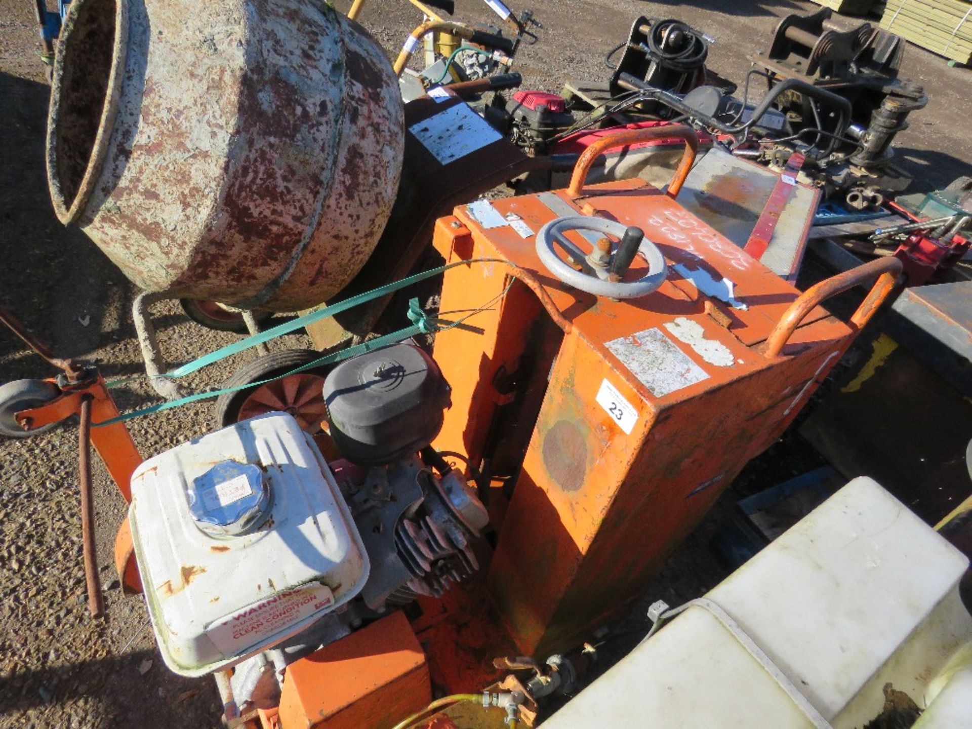 CLIPPER PETROL ENGINED FLOOR SAW, INCOMPLETE. - Image 2 of 4