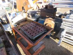 ELECTRIC POWERED SLAB CUTTING SAWBENCH.