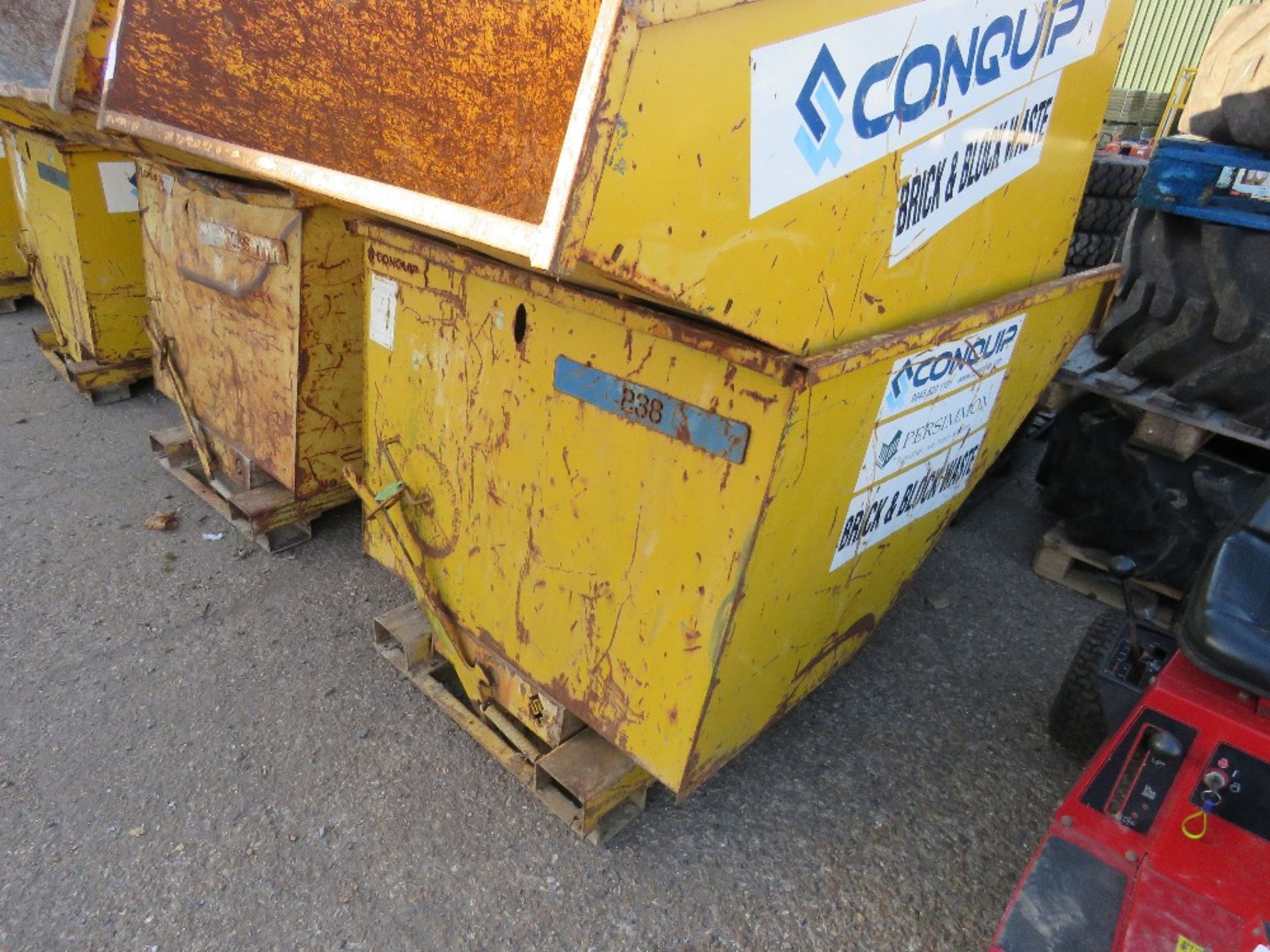2 X CONQUIP FORKLIFT MOUNTED TIPPING SKIPS. - Image 2 of 4