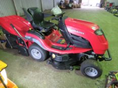 COUNTAX B65 4WD RIDE ON MOWER. YEAR 2020 WITH POWER REAR COLLECTOR. WHEN TESTED: WAS SEEN TO DRIVE,