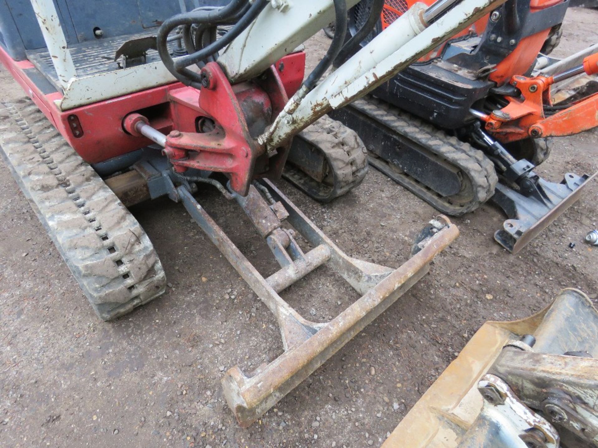 TAKEUCHI TB016 RUBBER TRACKED EXCAVATOR, YEAR 2013. 2 X BUCKETS. 2796 REC HOURS. EXPANDING TRACKS. D - Image 6 of 12