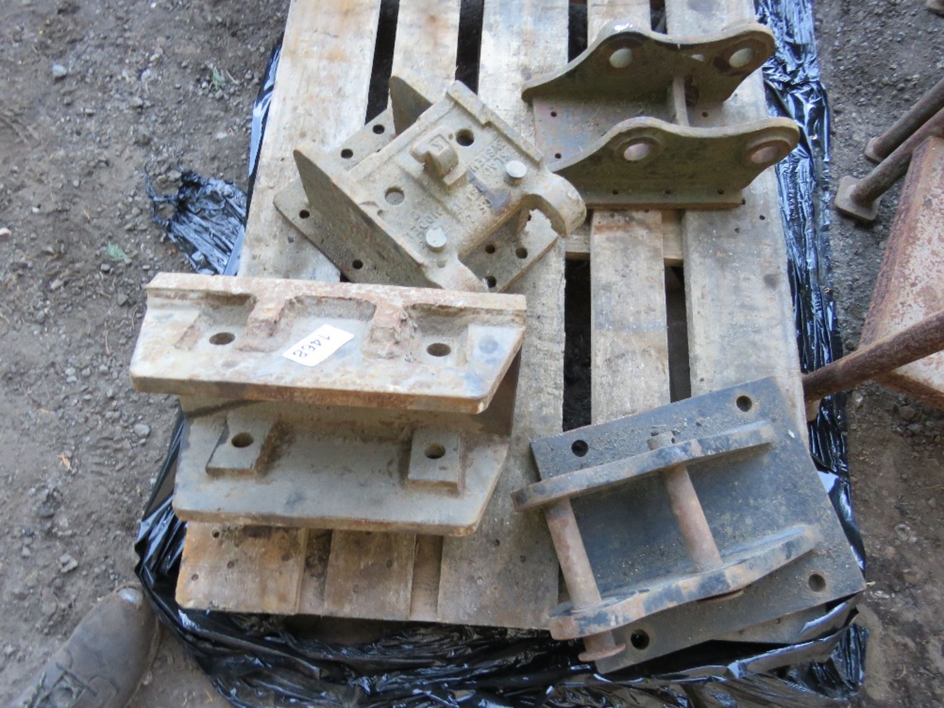 4 X ASSORTED EXCAVATOR BREAKER HEADS. - Image 3 of 3