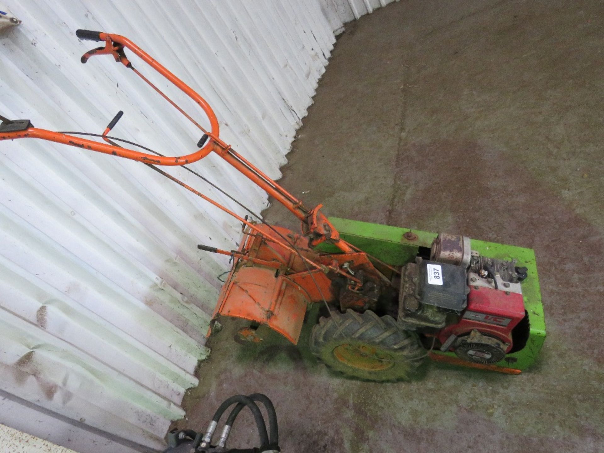 DOWDESWELL TYPE PETROL ENGINED ROTORVATOR. RETIREMENT SALE. SOLD UNDER THE AUCTIONEERS MARGIN SCHEM - Image 3 of 5