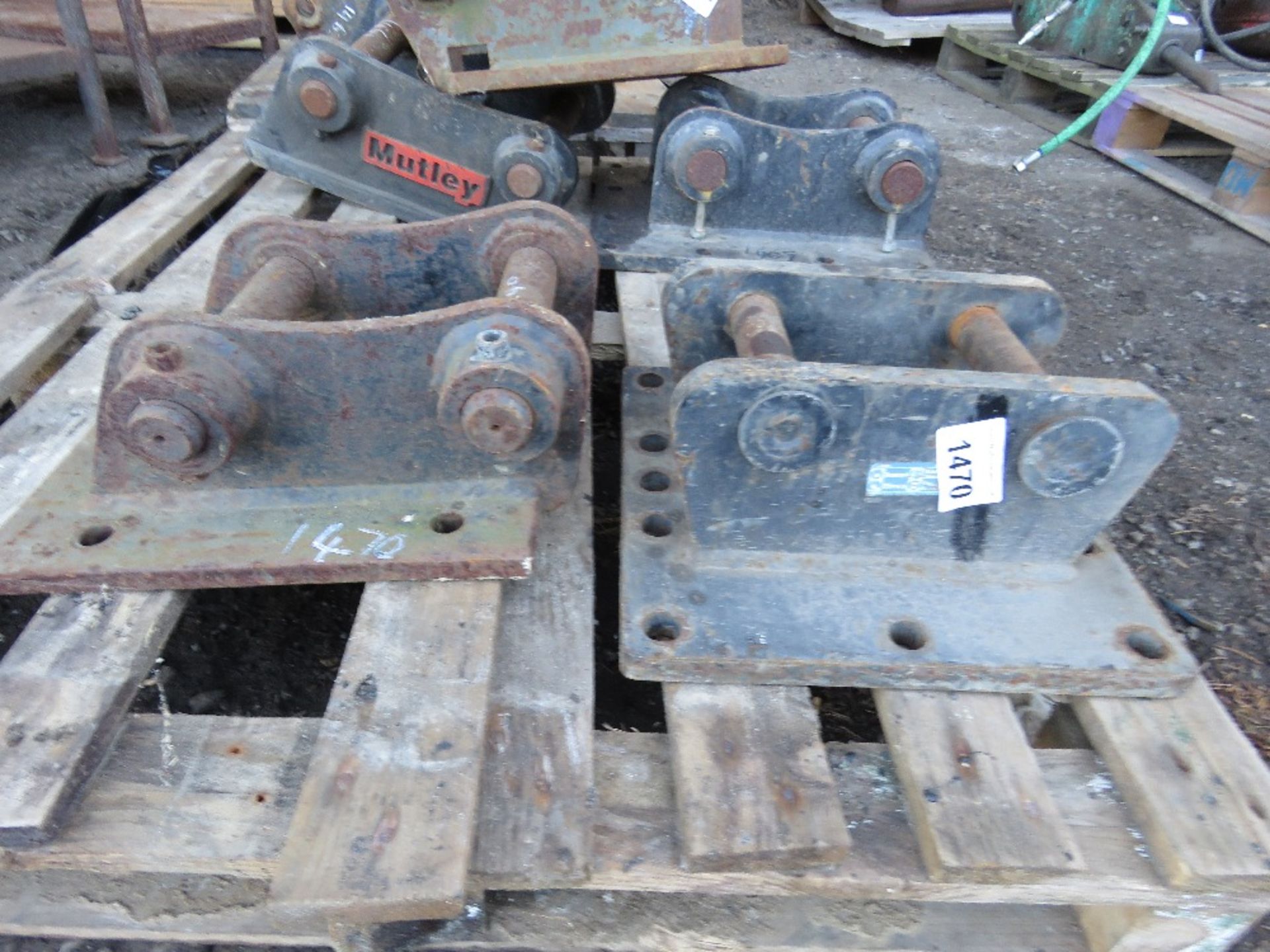 2 X ASSORTED EXCAVATOR BREAKER HEADS, 40MM PINS. - Image 2 of 3