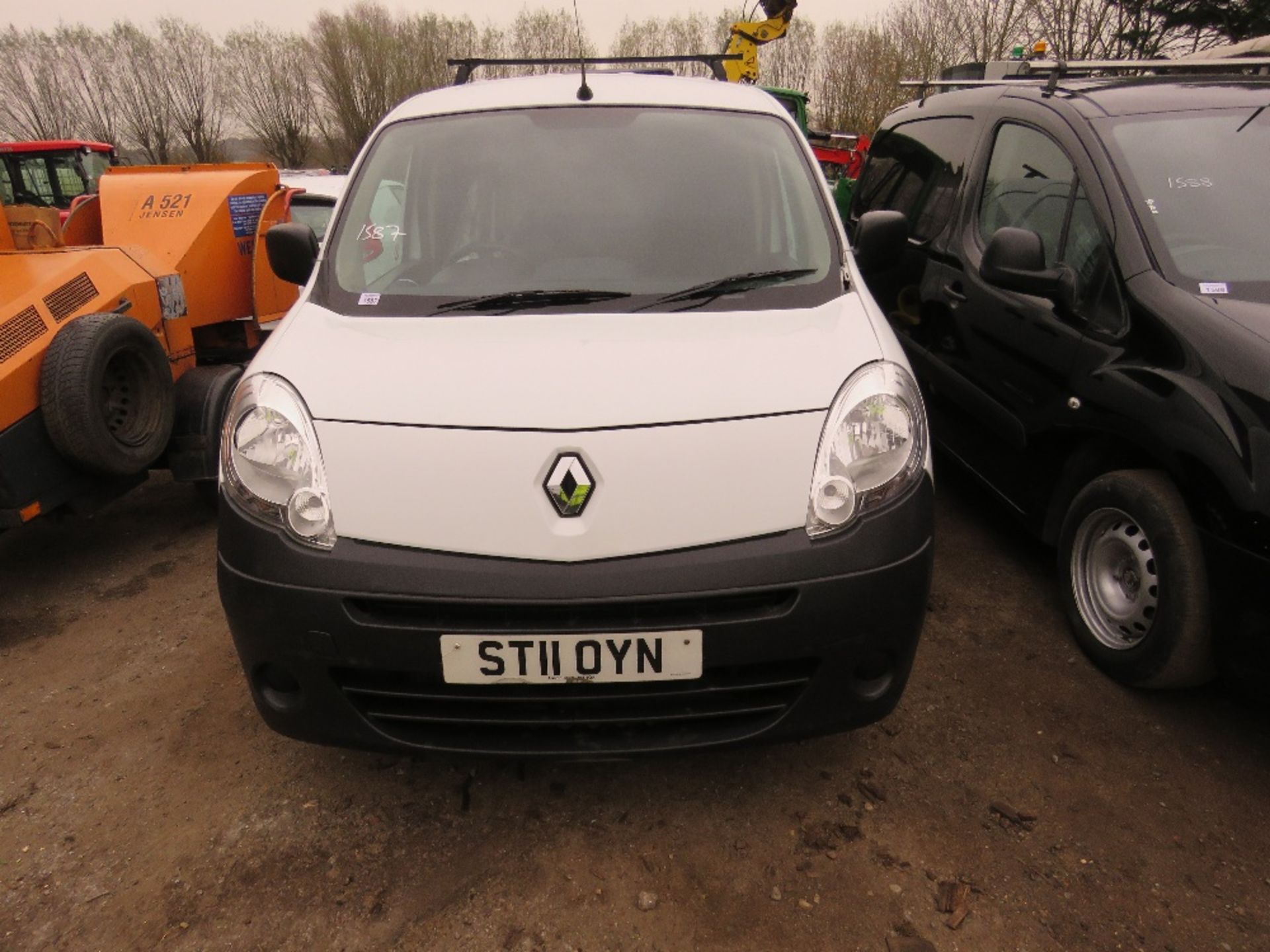 RENAULT KANGOO PANEL VAN, WHITE, REG:ST11 OYN. 136,317 REC MILES. WITH V5, TESTED TILL 23.11.22. SAT - Image 2 of 6