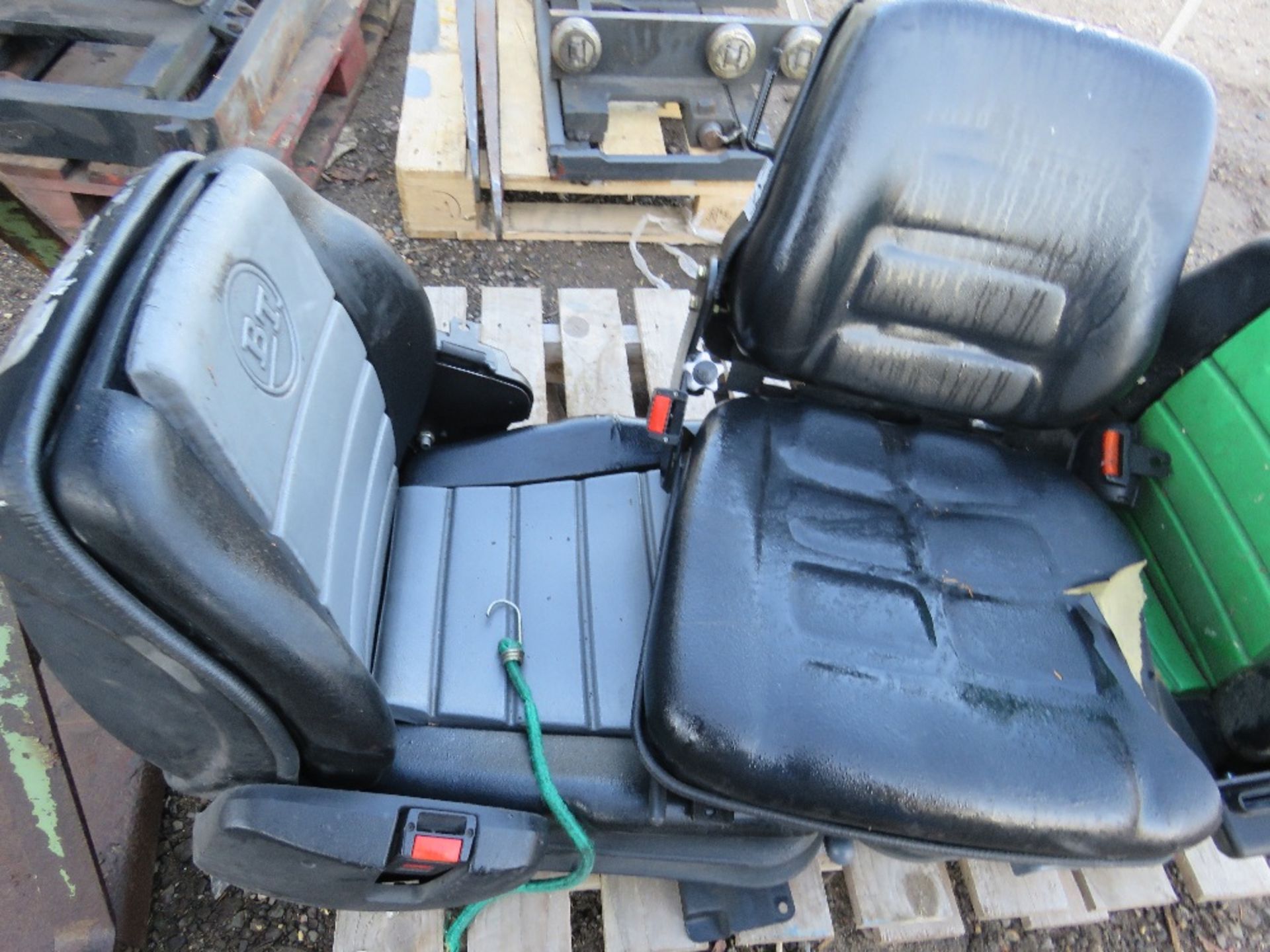 3 X FORKLIFT TRUCK / MACHINE SEATS. - Image 3 of 4