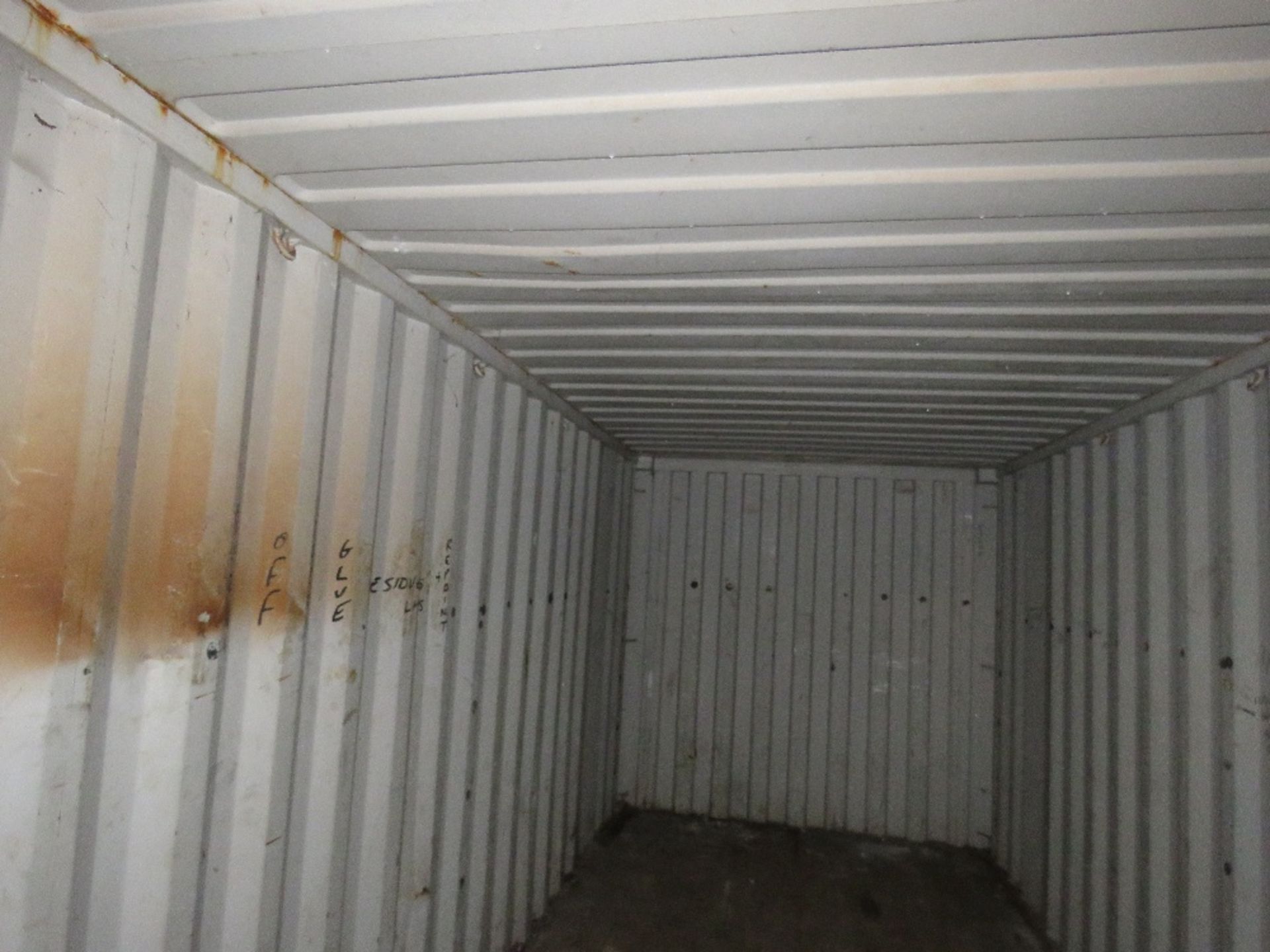 20FT LENGTH CONTAINER SECURITY STORE. THIS LOT IS SOLD UNDER THE AUCTIONEERS MARGIN SCHEME, THEREFOR - Image 3 of 6