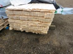 LARGE PACK OF UNTREATED THIN TIMBER FENCE CLADDING SLATS. SIZE: 1.75M LENGTH X 40MM WIDTH X 7