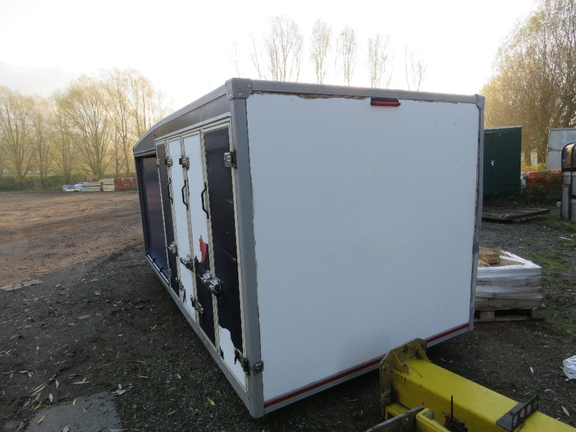 MULTI COMPARTMENT CHILLED VAN BODY, 14FT APPROX WITH THERMOKING FRIDGE UNIT. RECENTLY REMOVED FROM I - Image 3 of 6