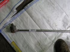 HEAVY DUTY WRENCH BAR.