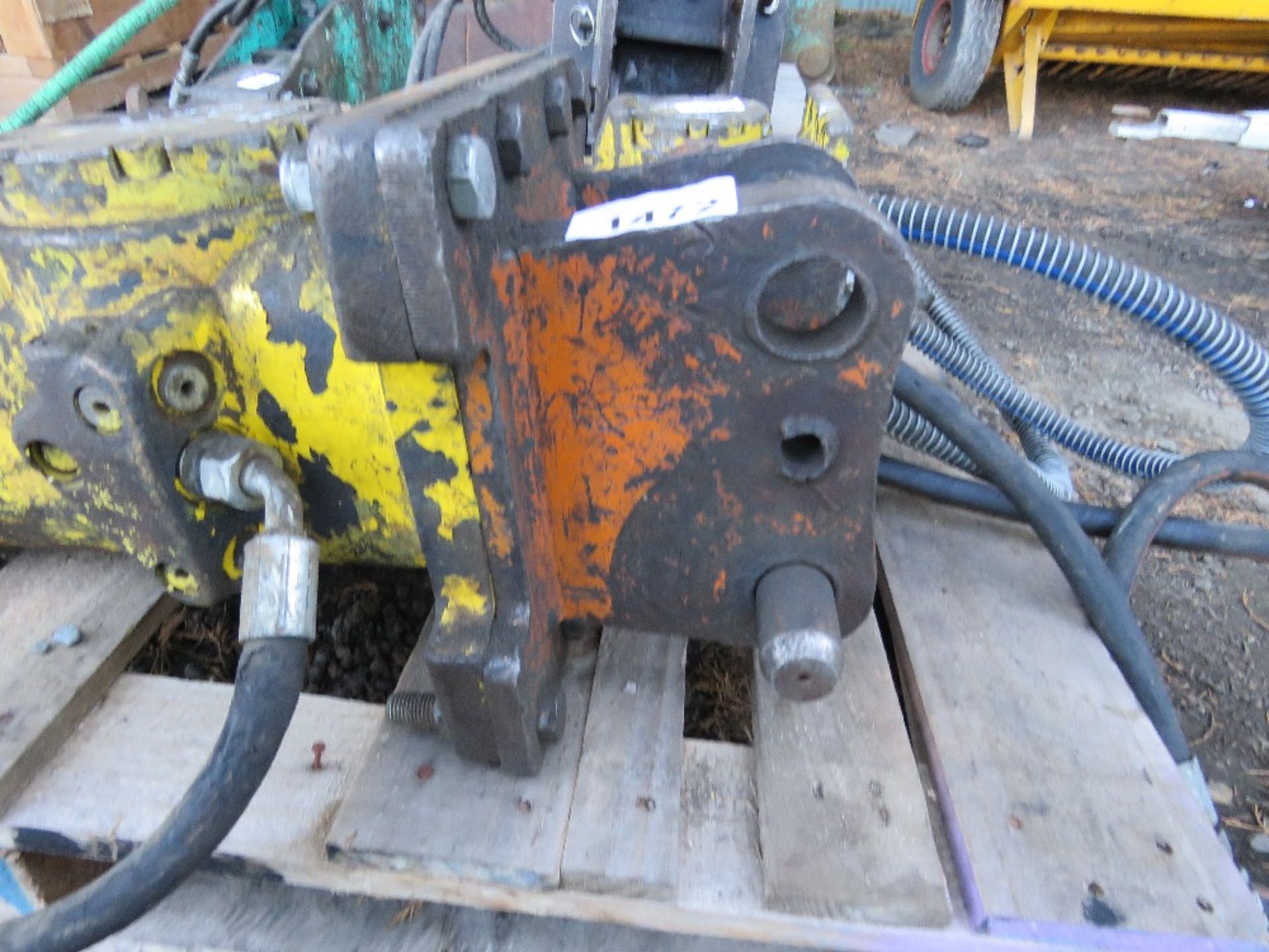 ATLAS COPCO EXCAVATOR BREAKER ON 35MM PINS. - Image 3 of 5