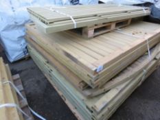 APPROXIMATELY 17NO ASSORTED FENCE PANELS/ SECTIONS.