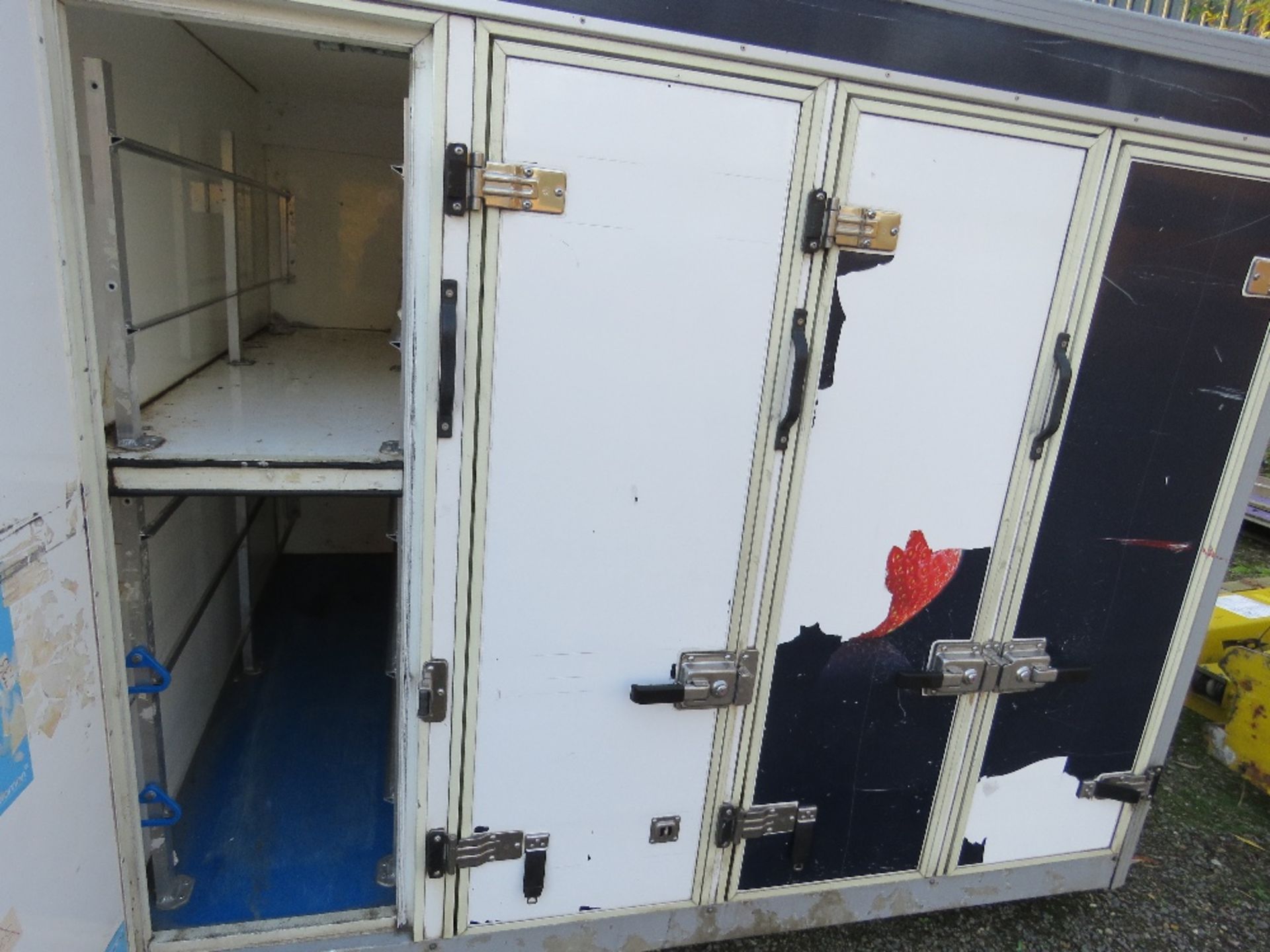 MULTI COMPARTMENT CHILLED VAN BODY, 14FT APPROX WITH THERMOKING FRIDGE UNIT. RECENTLY REMOVED FROM I - Image 6 of 6