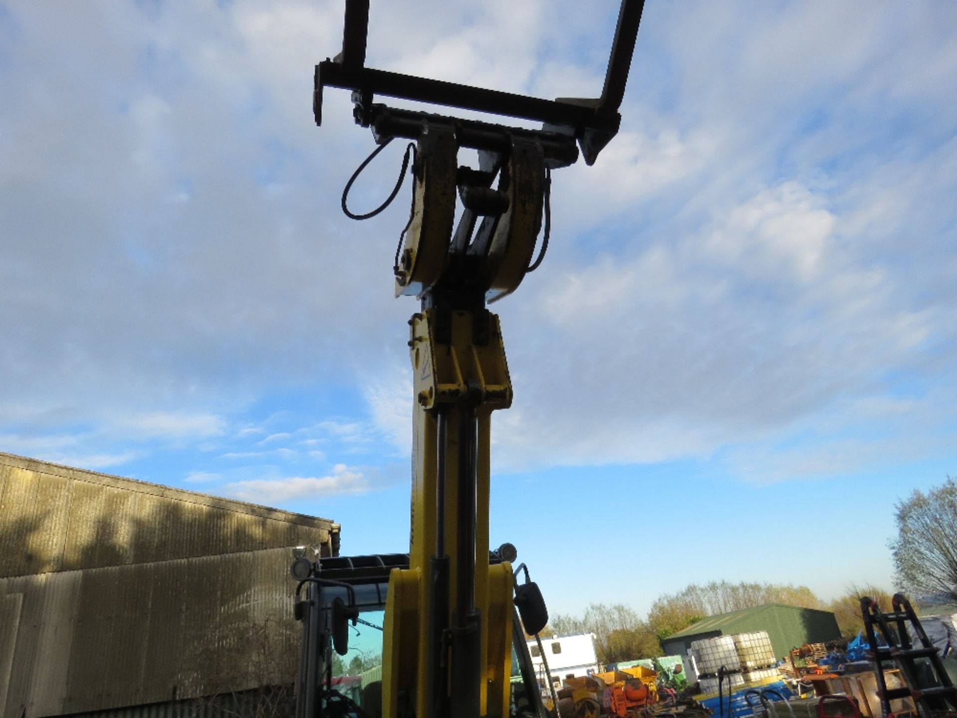 KRAMER ALLRAD 750T TELESCOPIC CENTRE BOOM HANDLER REG:VX09 JSY. 6943 REC HOURS. WITH FORKS FITTED. S - Image 4 of 9