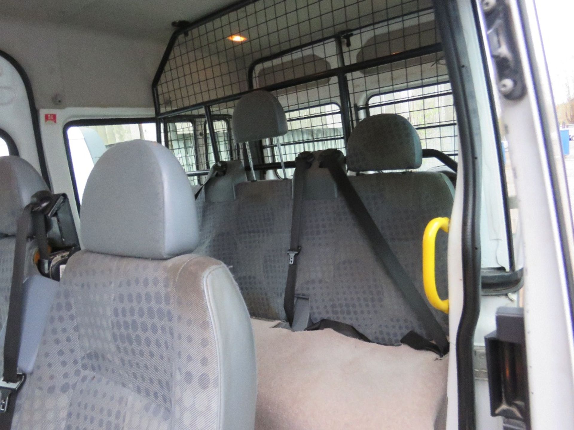 FORD TRANSIT 9 SEATER MINIBUS VAN. REG:CU13 JUV. 190,557 REC MILES. WITH V5. TESTED TILL 1/06/22. DI - Image 5 of 11