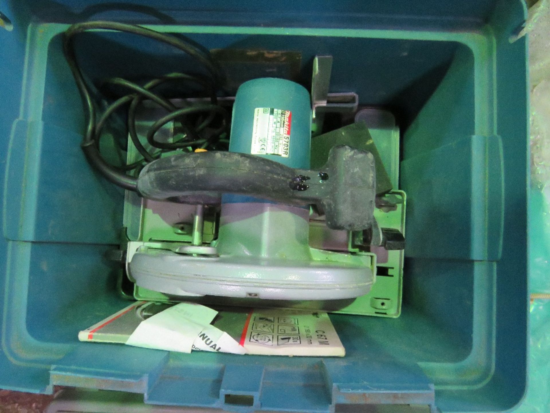 MAKITA CIRCULAR SAW, 240VOLT. RETIREMENT SALE. SOLD UNDER THE AUCTIONEERS MARGIN SCHEME THEREFORE N