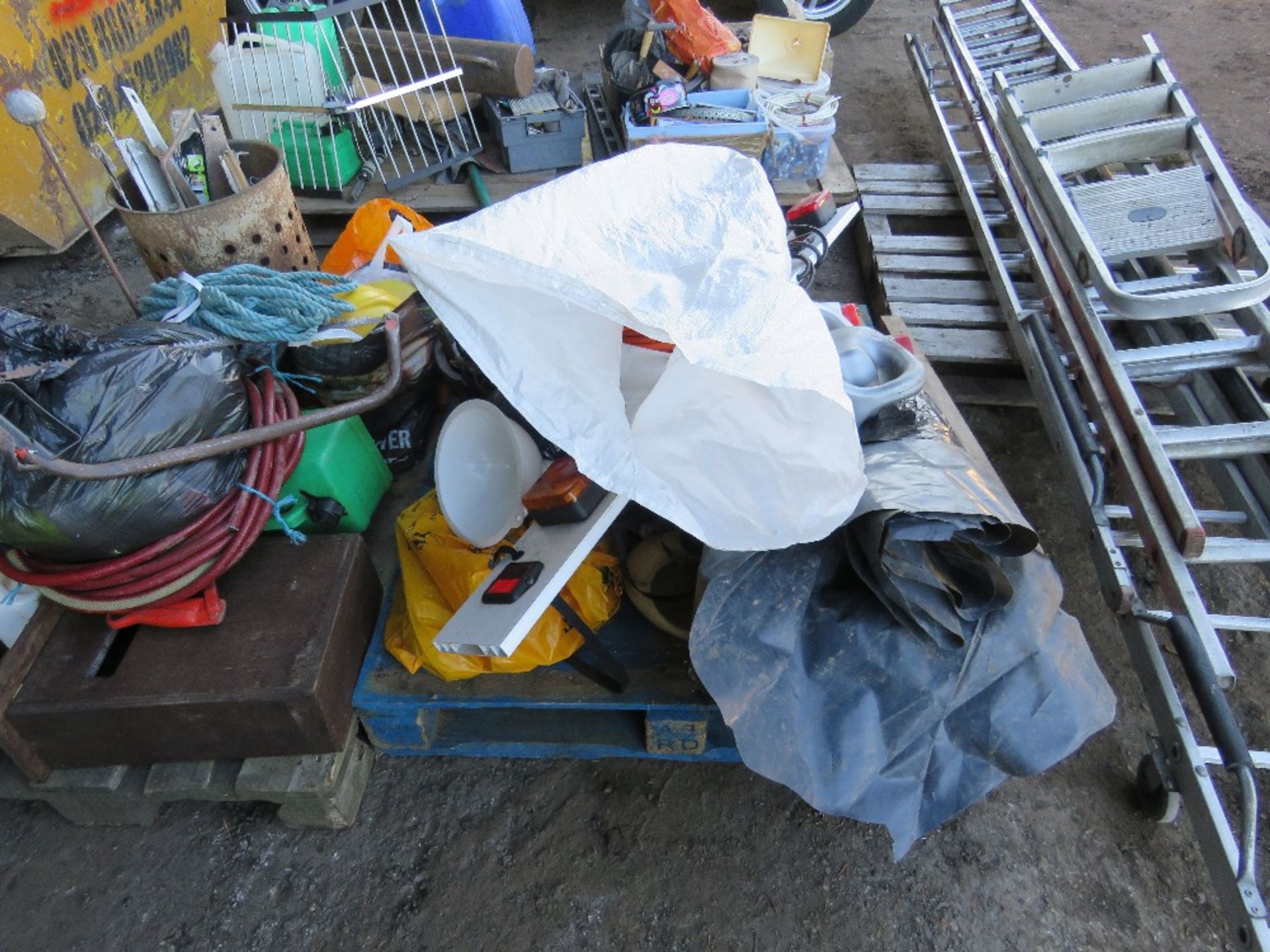 2 X PALLETS OF MIXED RETIREMENT SUNDRIES. THIS LOT IS SOLD UNDER THE AUCTIONEERS MARGIN SCHEME, THER - Image 2 of 6