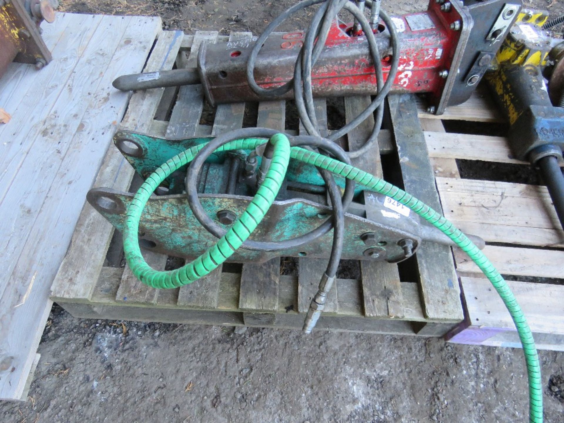 EXCAVATOR MOUNTED BREAKER ON 40MM PINS. - Image 2 of 5