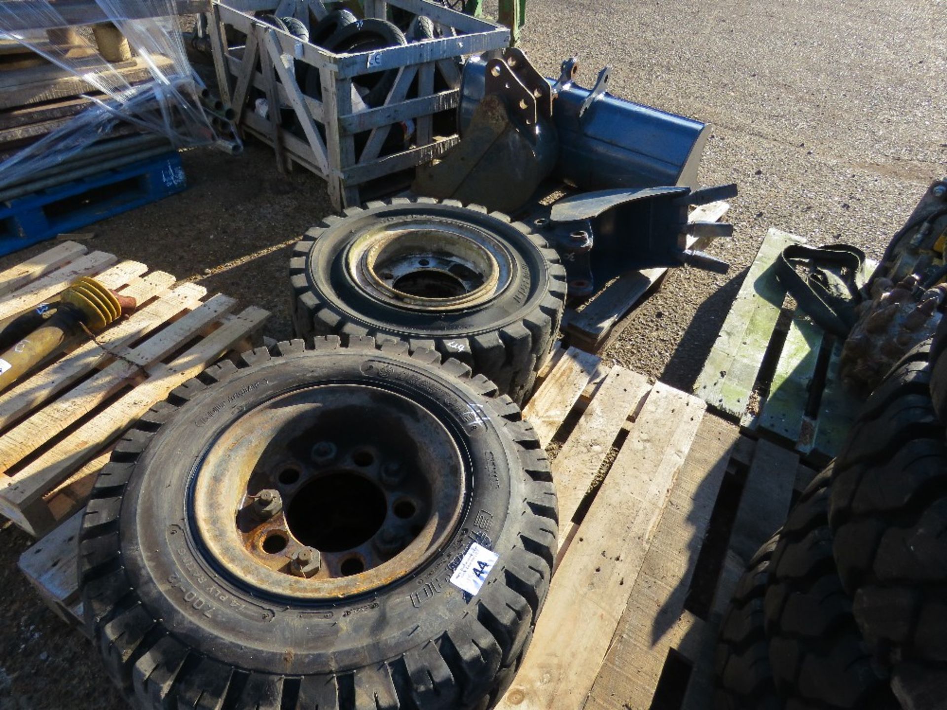 SET OF 4 FORKLIFT WHEELS AND TYRES 7.00-12. THIS LOT IS SOLD UNDER THE AUCTIONEERS MARGIN SCHEME, - Image 2 of 3