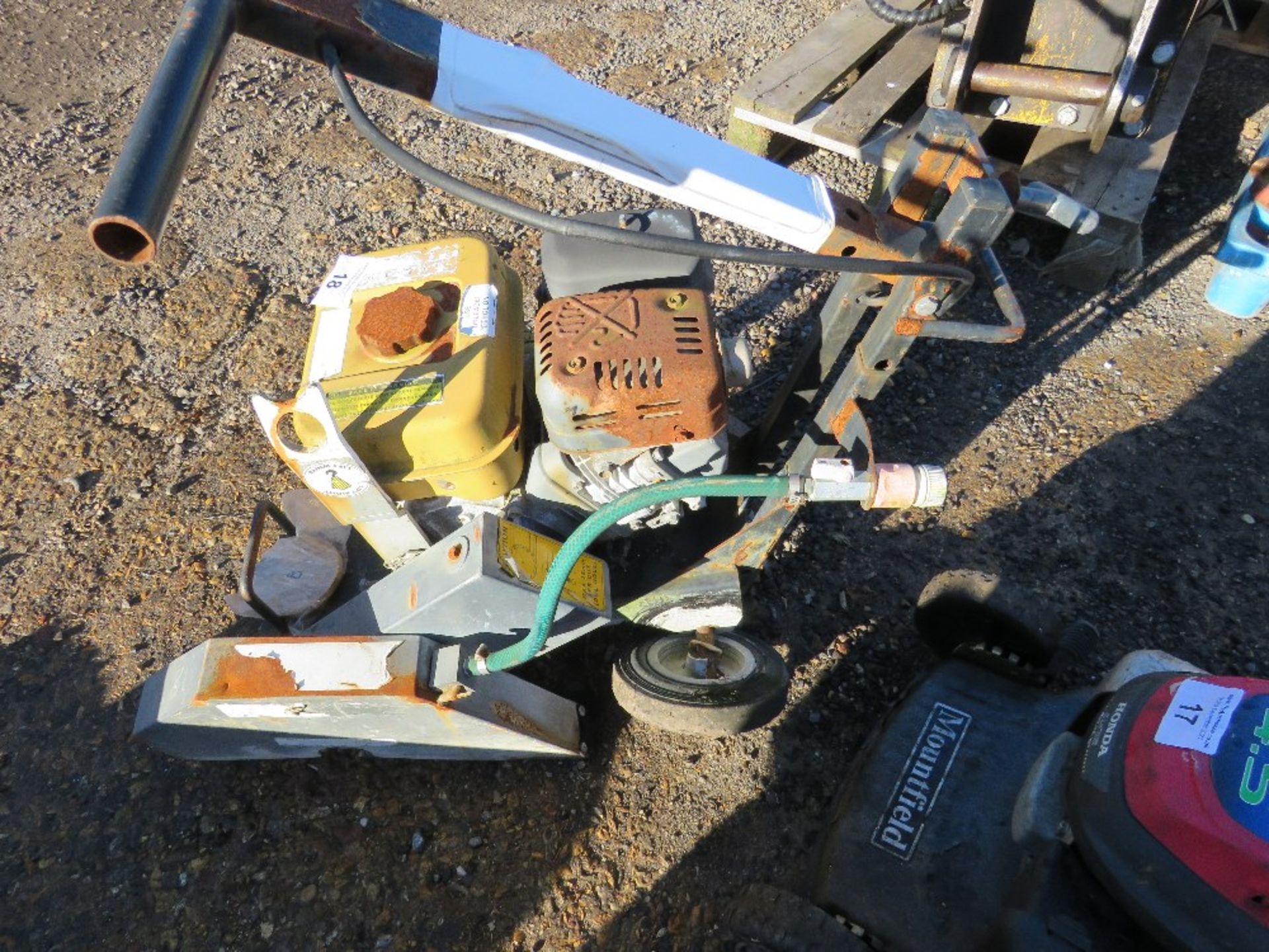 ROBIN PETROL ENGINED FLOOR SAW. - Image 3 of 3