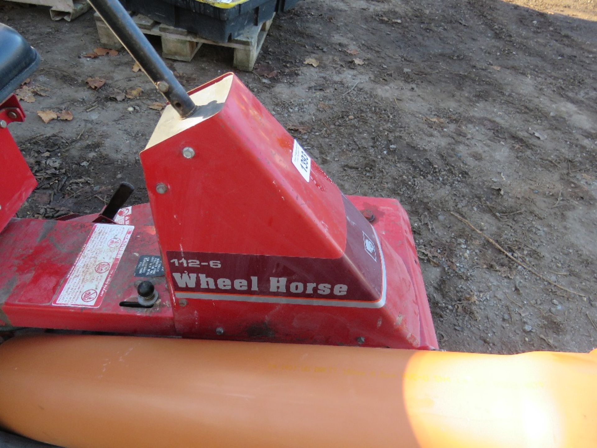 WHEELHORSE 112-6 RIDE ON MOWER WITH COLLECTOR. - Image 3 of 7