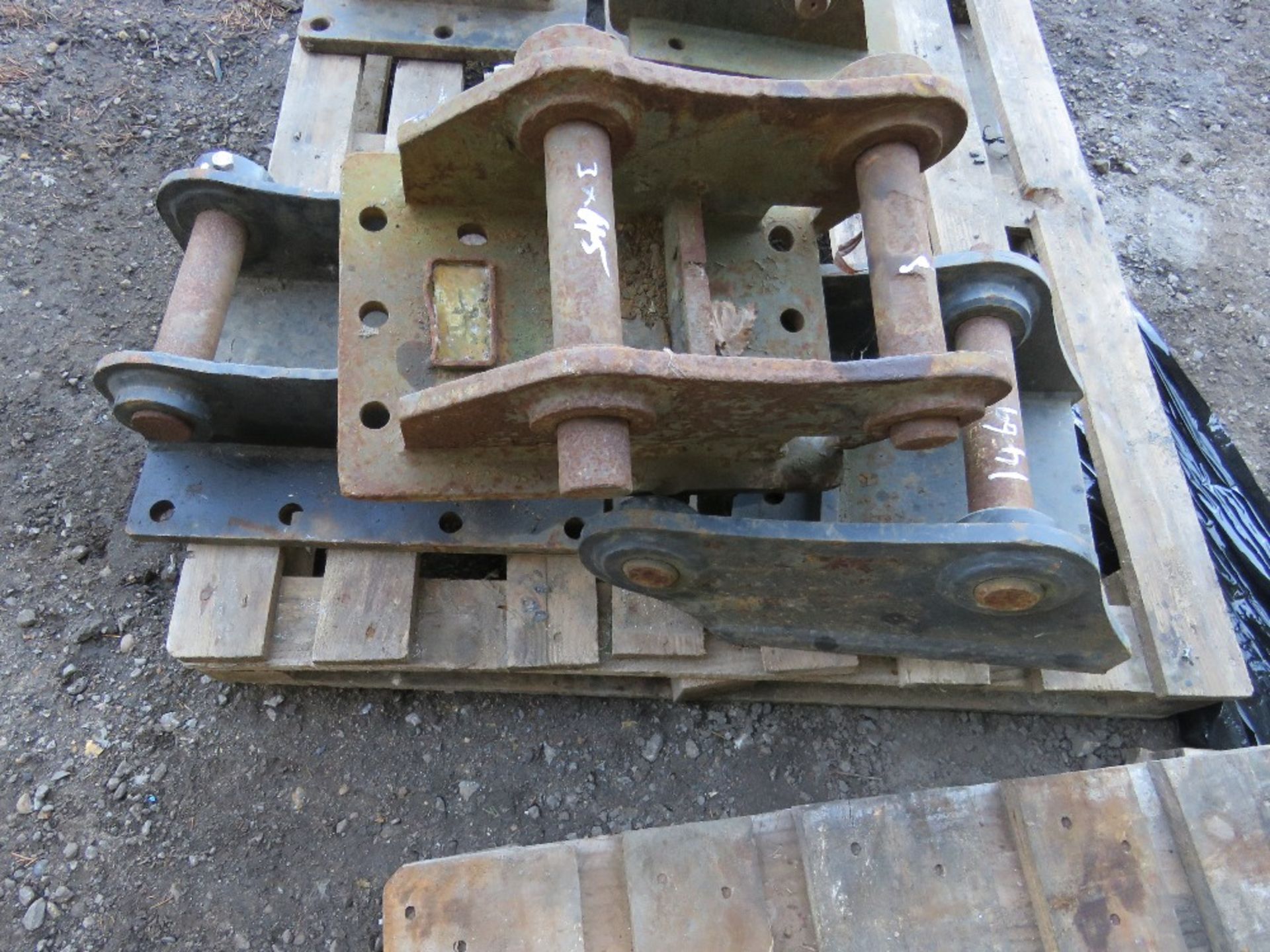 3 X ASSORTED EXCAVATOR BREAKER HEADS, 45MM PINS. - Image 3 of 3