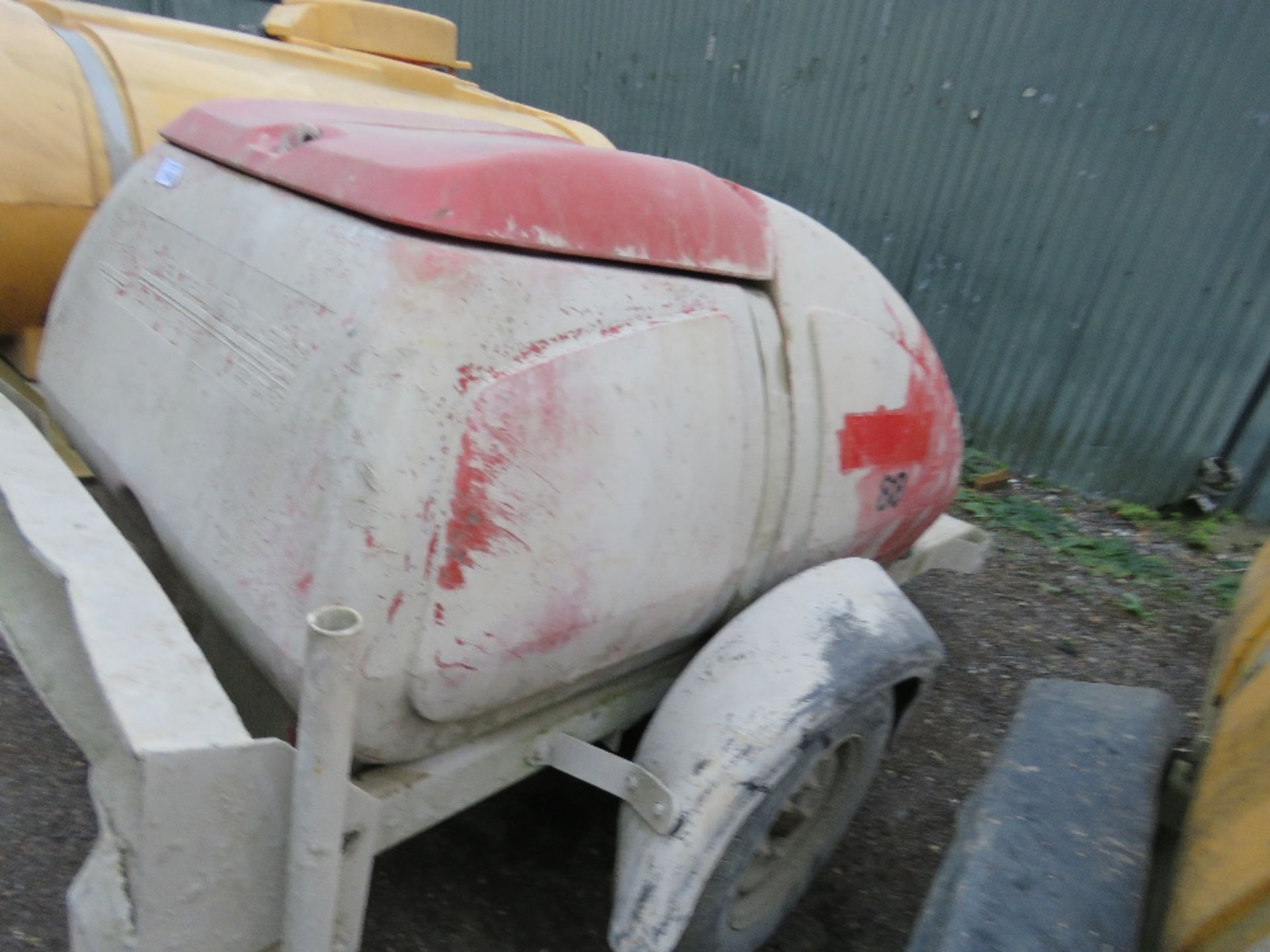 WESTERN SINGLE AXLED WATER BOWSER WITH LONG NECK TO HOUSE PRESSURE WASHER ETC. - Image 3 of 5