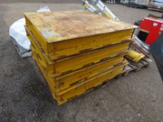 4 X HEAVY METAL CRANE SUPPORT BASES, FOR LEGS. 1.2M SQUARE. THIS LOT IS SOLD UNDER THE AUCTIONEERS M