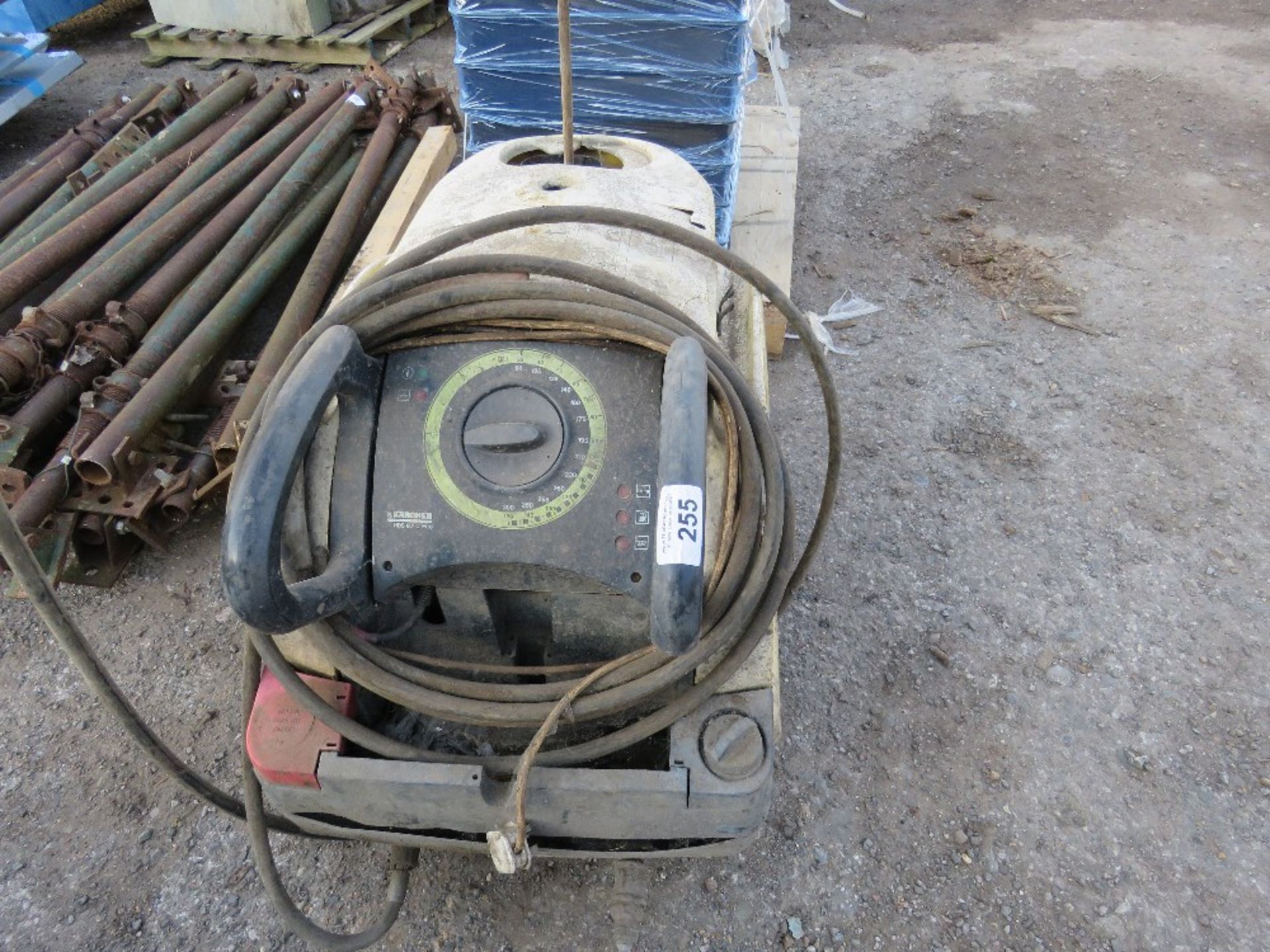 KARCHER HDS 601C ECO 240VOLT POWERED STEAM CLEANER. THIS LOT IS SOLD UNDER THE AUCTIONEERS MARGIN SC - Image 2 of 4
