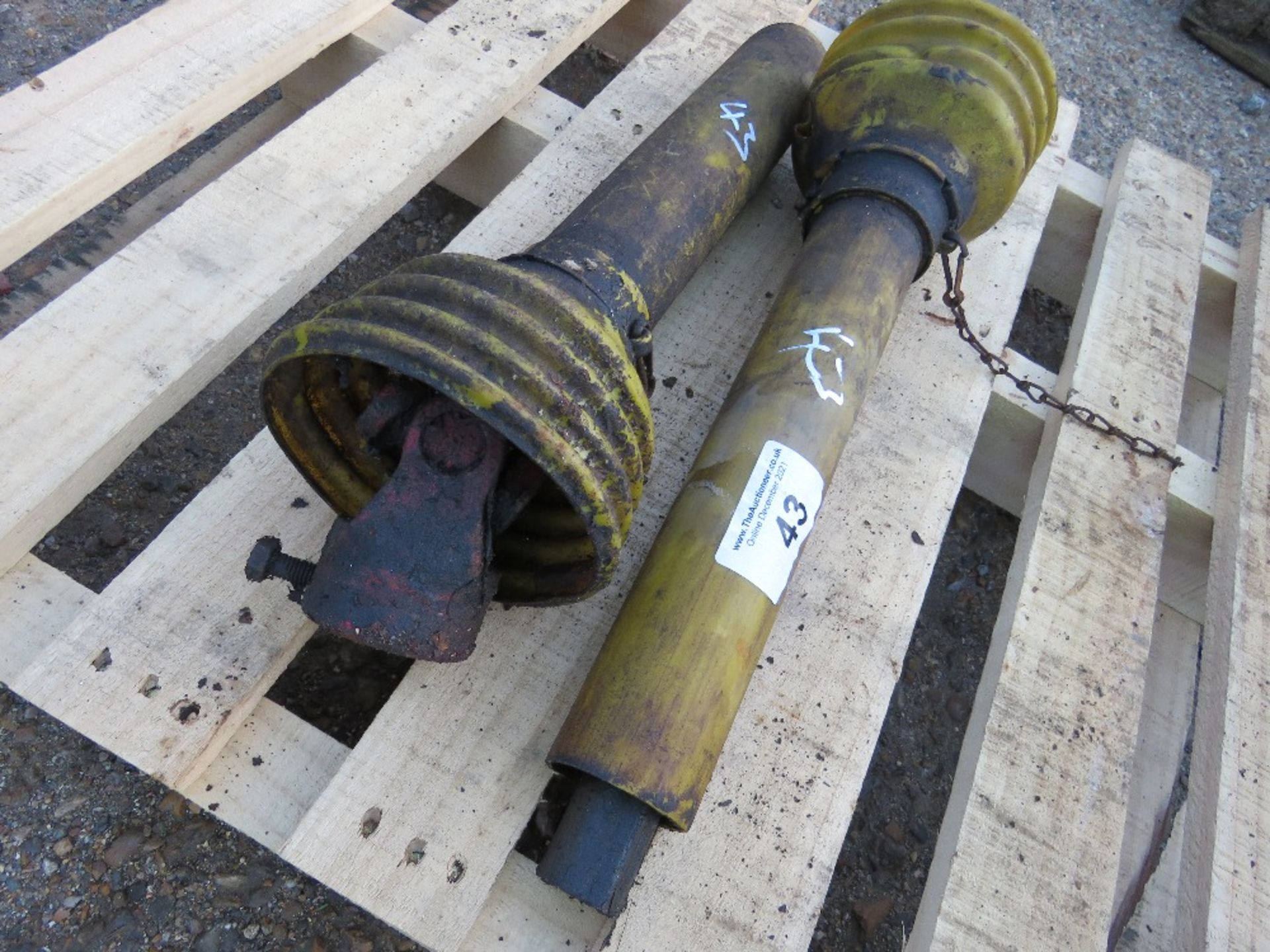 PTO SHAFTS. THIS LOT IS SOLD UNDER THE AUCTIONEERS MARGIN SCHEME, THEREFORE NO VAT WILL BE CHARGED - Image 2 of 3