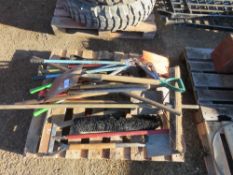 PALLET OF ASSORTED HAND TOOLS.THIS LOT IS SOLD UNDER THE AUCTIONEERS MARGIN SCHEME, THEREFORE NO VAT