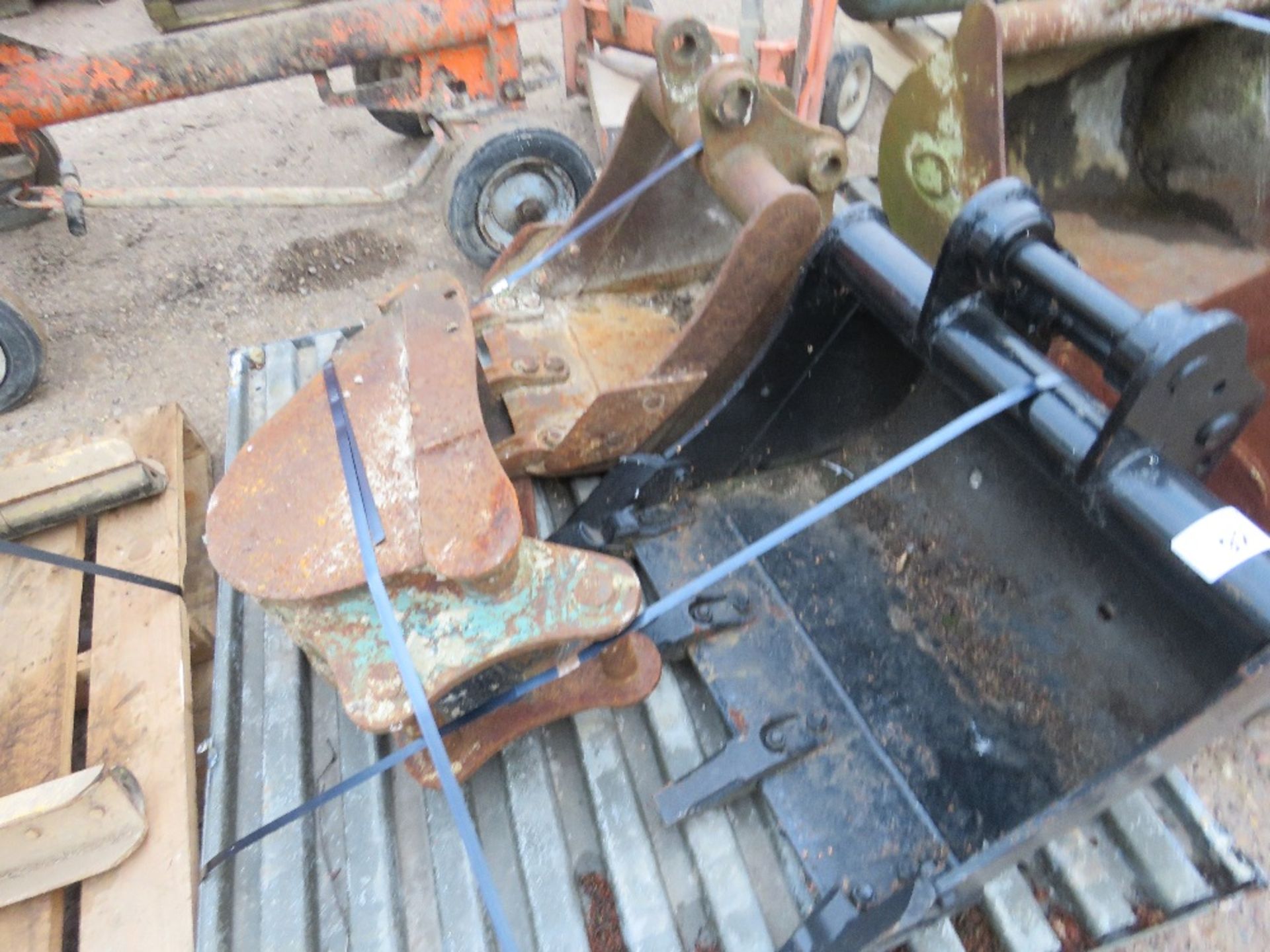 PALLET CONTAINING 3 X 35MM PINNED EXCAVATOR BUCKETS.