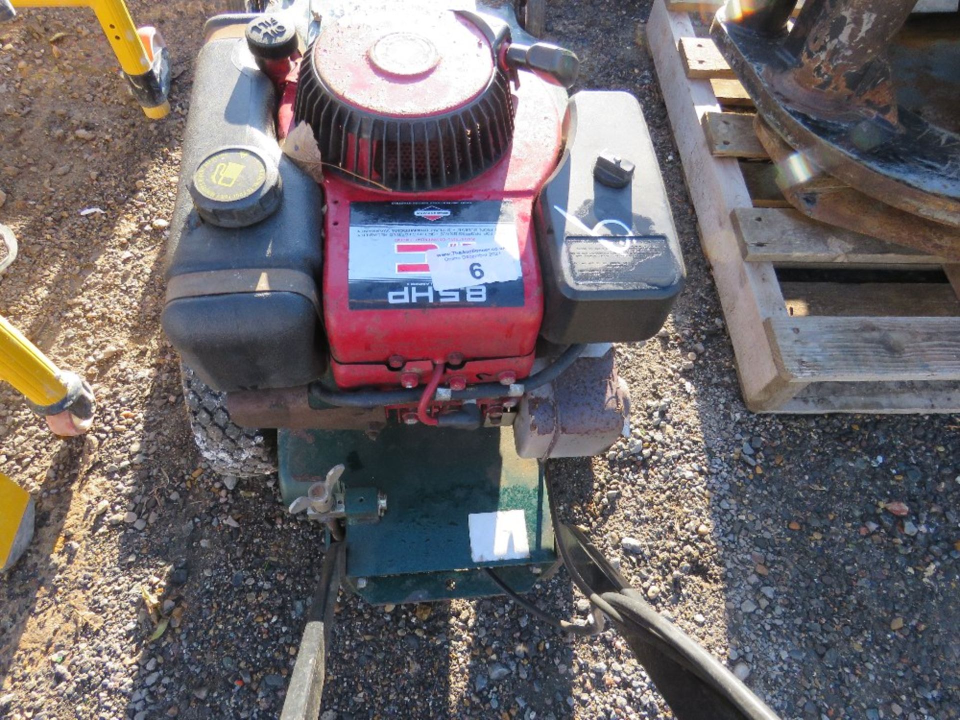 HAYTER OSPREY ROUGH CUT MOWER. WHEN TESTED WAS SEEN TO RUN AND DRIVE. THIS LOT - Image 3 of 4