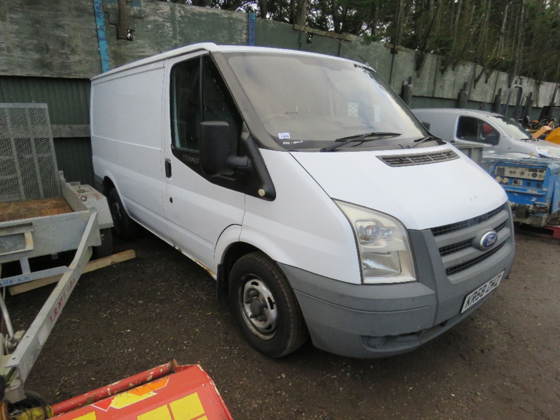 FORD TRANSIT 85 T260M FWD PANEL VAN REG:KR58 ZHZ. 150,769 REC HRS. DIRECT FROM LOCAL COMPANY SELLING - Image 3 of 11