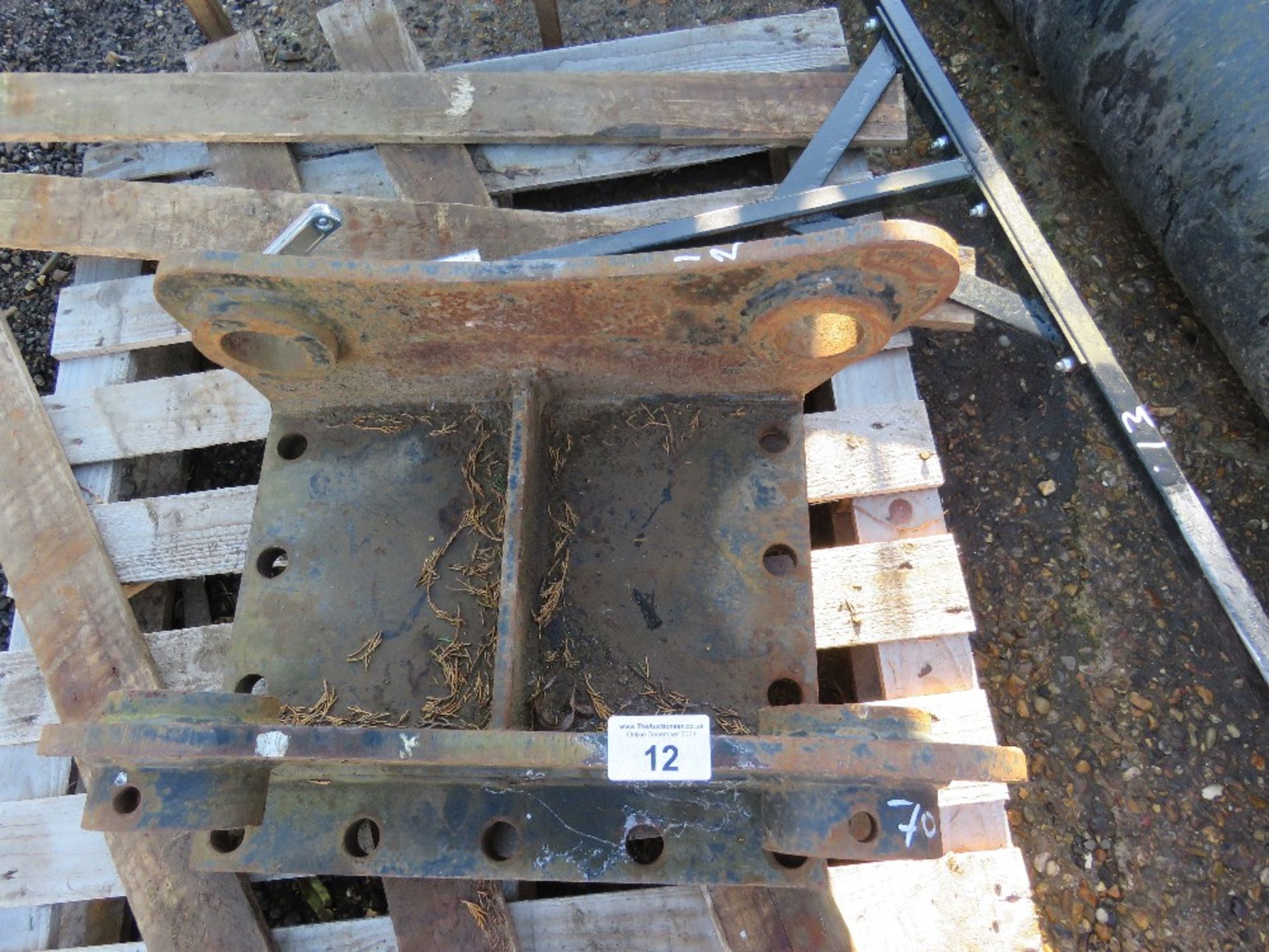 1 X 70MM PINNED EXCAVATOR BREAKER HEADSTOCK / MOUNTING BRACKET.