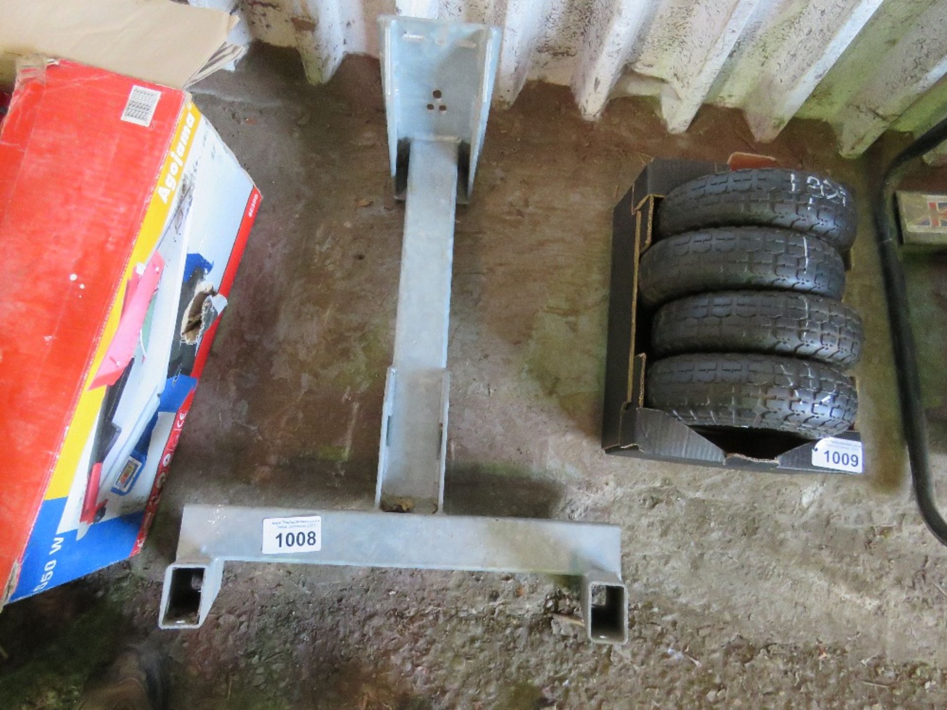 WINCH MOUNTING BRACKET FOR TRAILER.