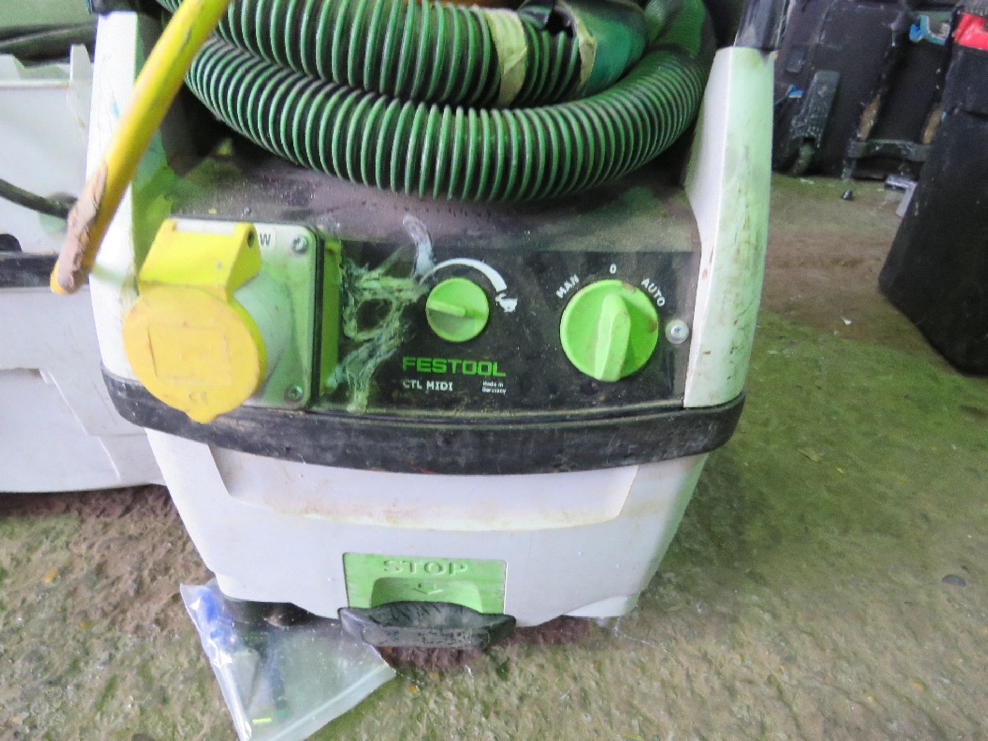 2 X FESTOOL CTL MIDI DUST EXTRACTOR UNITS. SOLD UNDER THE AUCTIONEERS MARGIN SCHEME THEREFORE NO VAT - Image 2 of 7