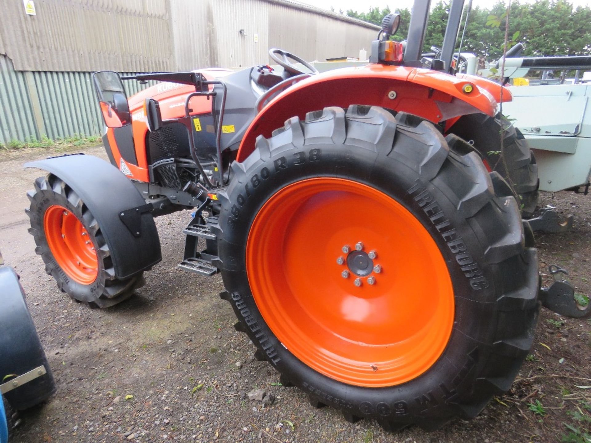 KUBOTA M5111 AGRICULTURAL 4WD TRACTOR, 113 HP, REG:SP20 ADZ, 170 REC HOURS. SN:KBTMGEDRJH8054229. RO - Image 5 of 9