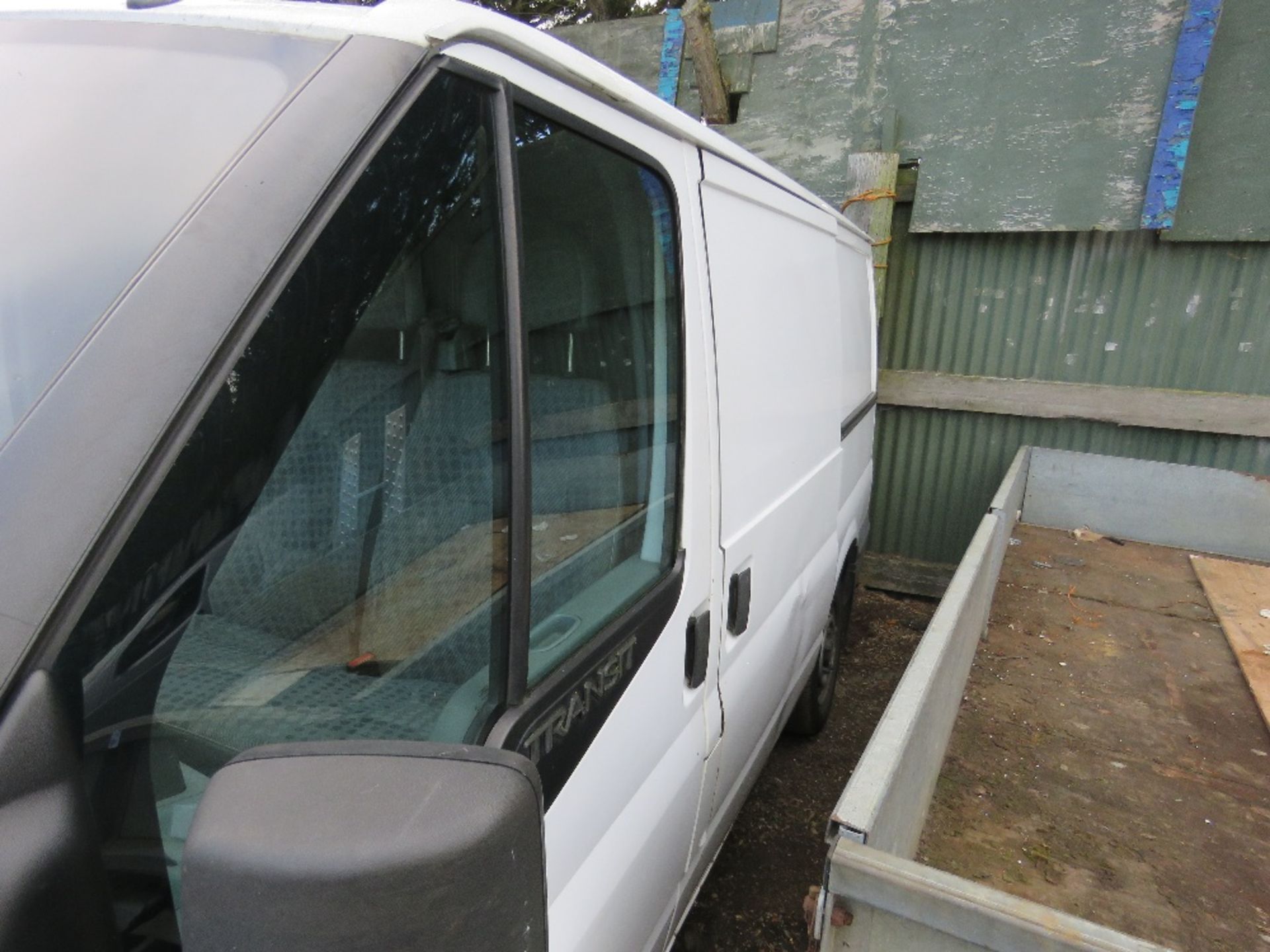 FORD TRANSIT 85 T260M FWD PANEL VAN REG:KR58 ZHZ. 150,769 REC HRS. DIRECT FROM LOCAL COMPANY SELLING - Image 5 of 11