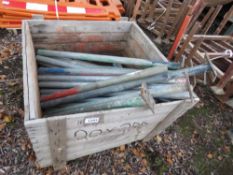 STILLAGE CONTAINING SHORT LENGTH SCAFFOLD POLES. THIS LOT IS SOLD UNDER THE AUCTIONEERS MARGIN SCHEM