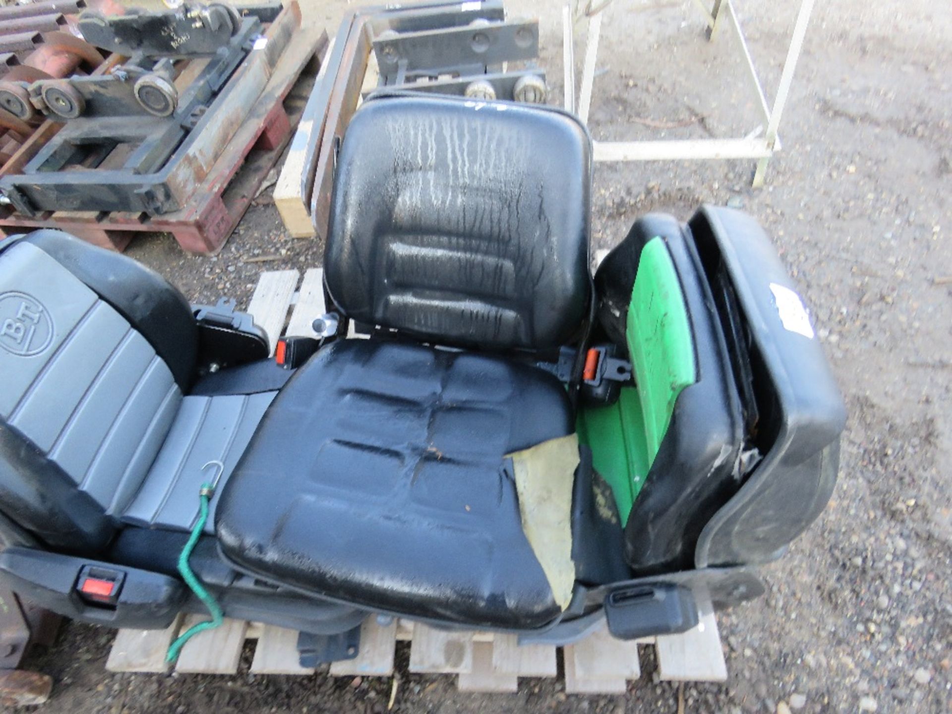 3 X FORKLIFT TRUCK / MACHINE SEATS. - Image 2 of 4