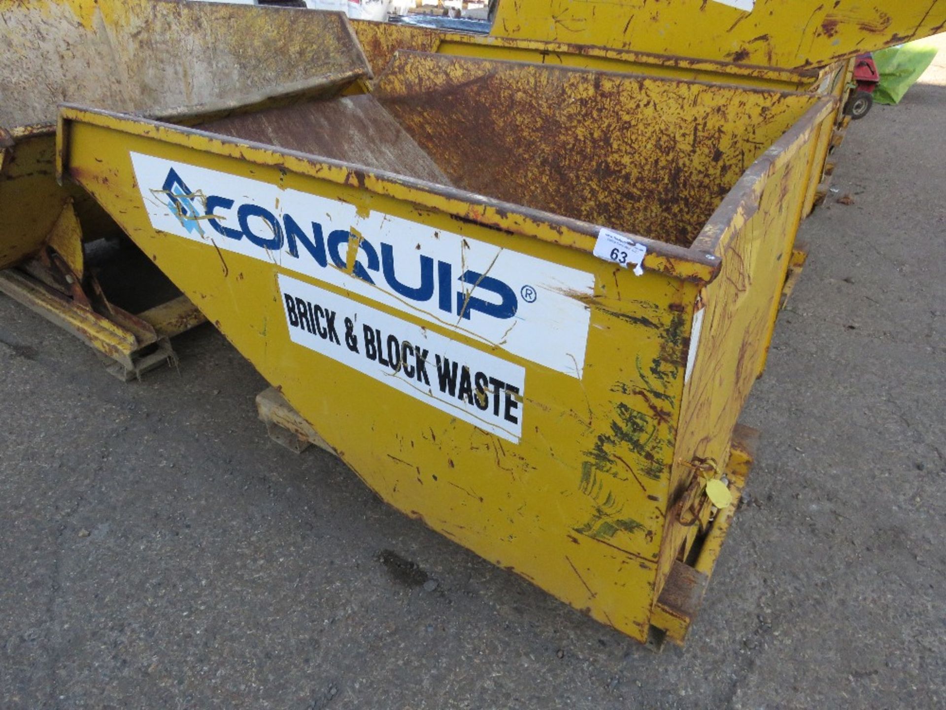 CONQUIP FORKLIFT MOUNTED TIPPING SKIP.
